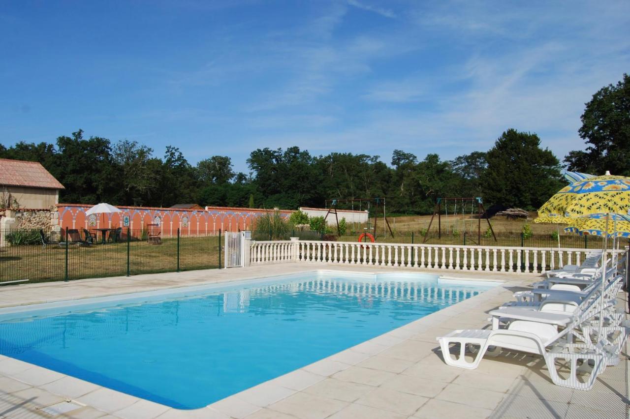 Le Logis Des Quatre Puits Bed & Breakfast Neuvicq-Montguyon Dış mekan fotoğraf