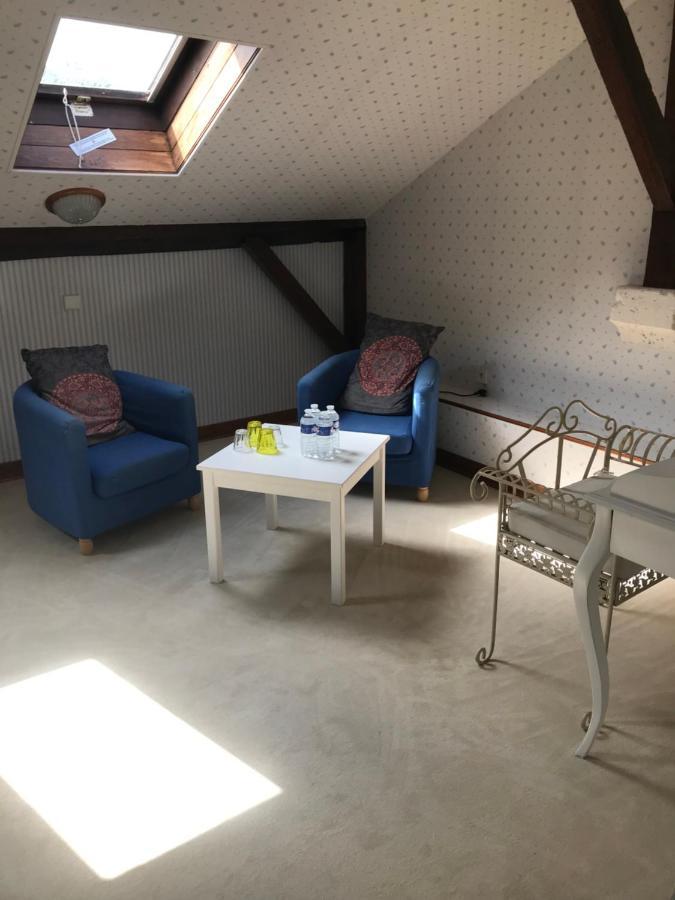 Le Logis Des Quatre Puits Bed & Breakfast Neuvicq-Montguyon Dış mekan fotoğraf