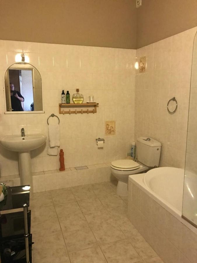 Le Logis Des Quatre Puits Bed & Breakfast Neuvicq-Montguyon Dış mekan fotoğraf