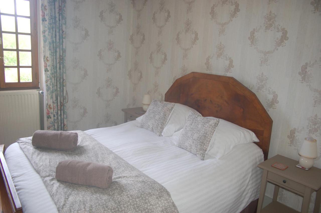 Le Logis Des Quatre Puits Bed & Breakfast Neuvicq-Montguyon Dış mekan fotoğraf